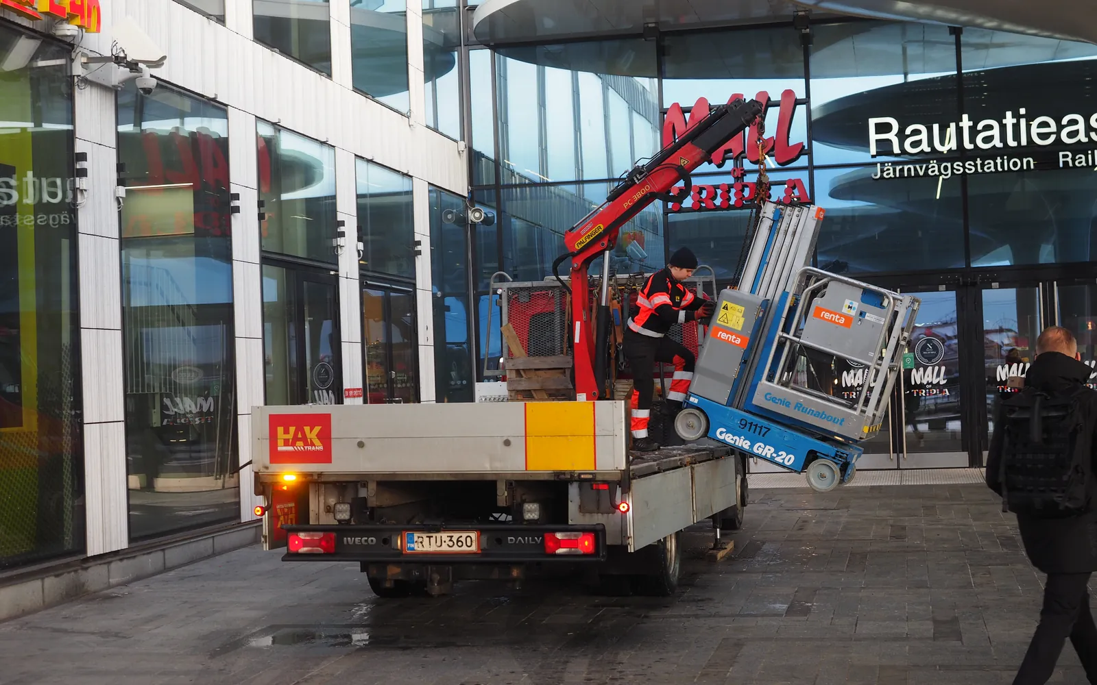 How Much Does It Cost to Rent a Personnel / Mast Lift? (2026 Rates)