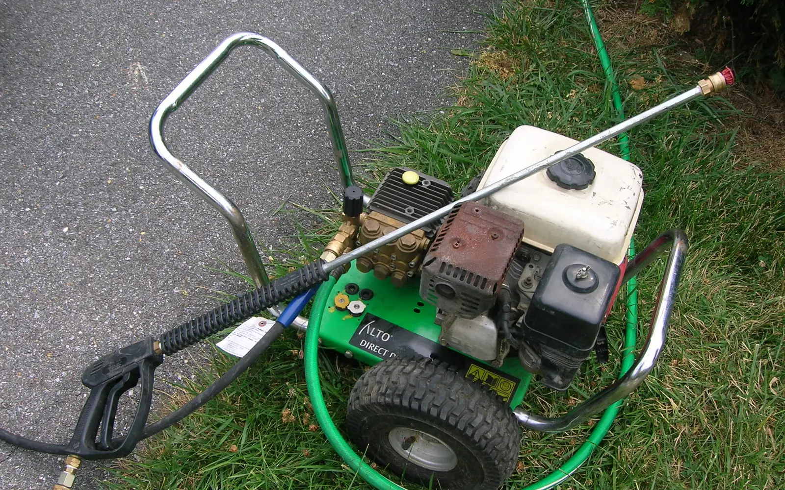 How Much Does It Cost to Rent a Pressure Washer? (2026 Rates)
