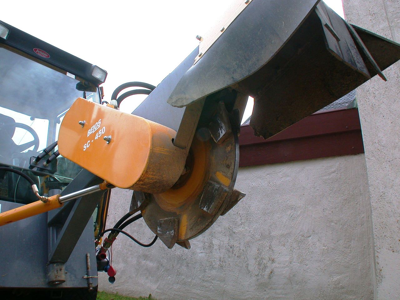 How Much Does It Cost to Rent a Stump Grinder? (2026 Rates)
